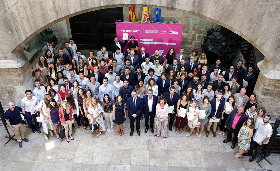 FOTO GRUPO Becas IVACE