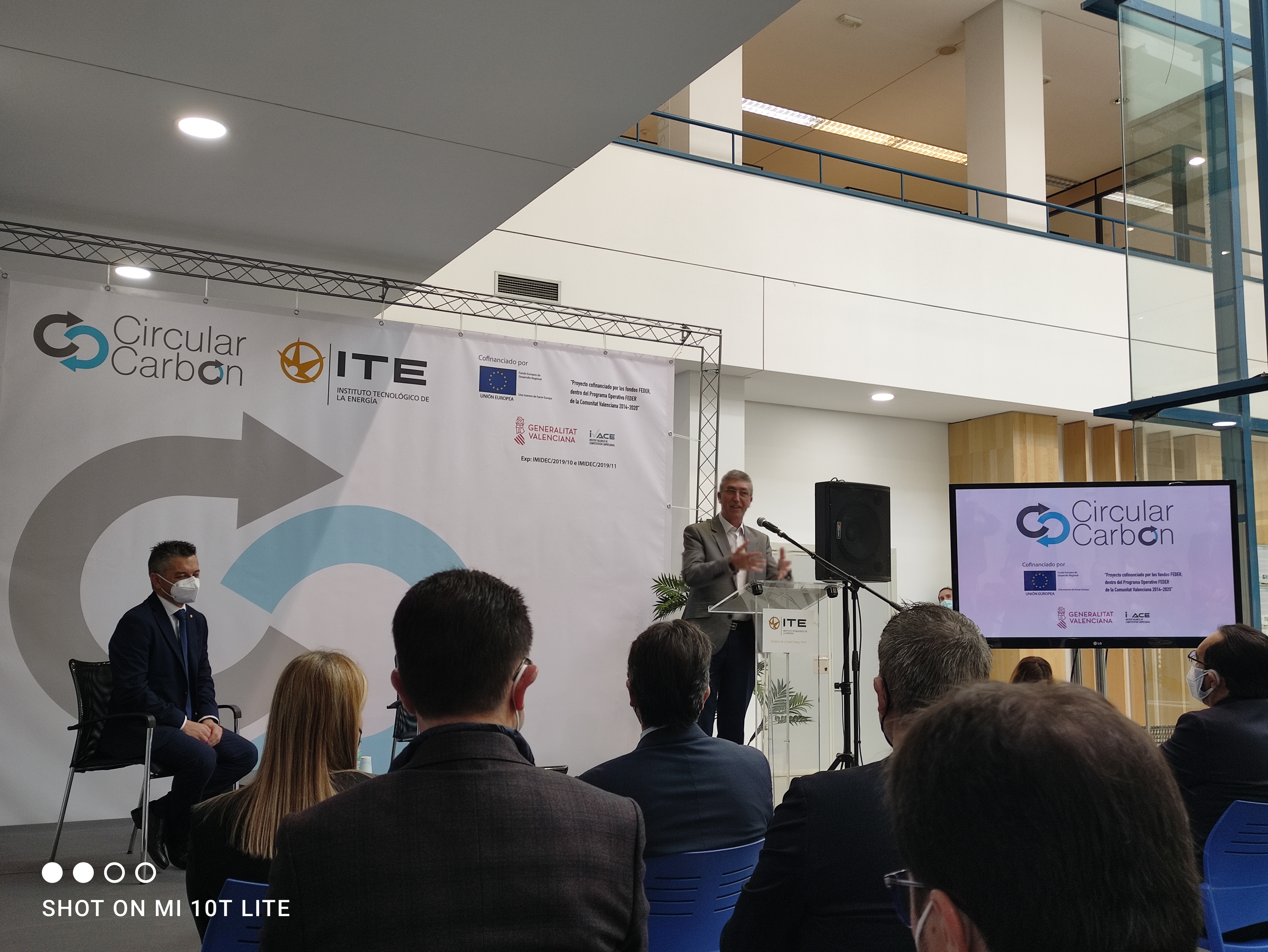 211216 ECO FOTO Conseller Ciurcular Carbon