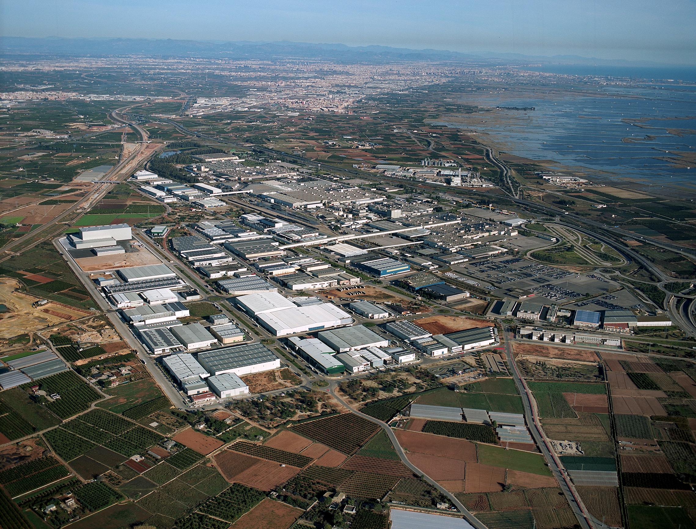 El Consell incrementa hasta los 31,8 millones de euros las ayudas de 2026 dirigidas a área industriales para apoyar 198 proyectos de mejora